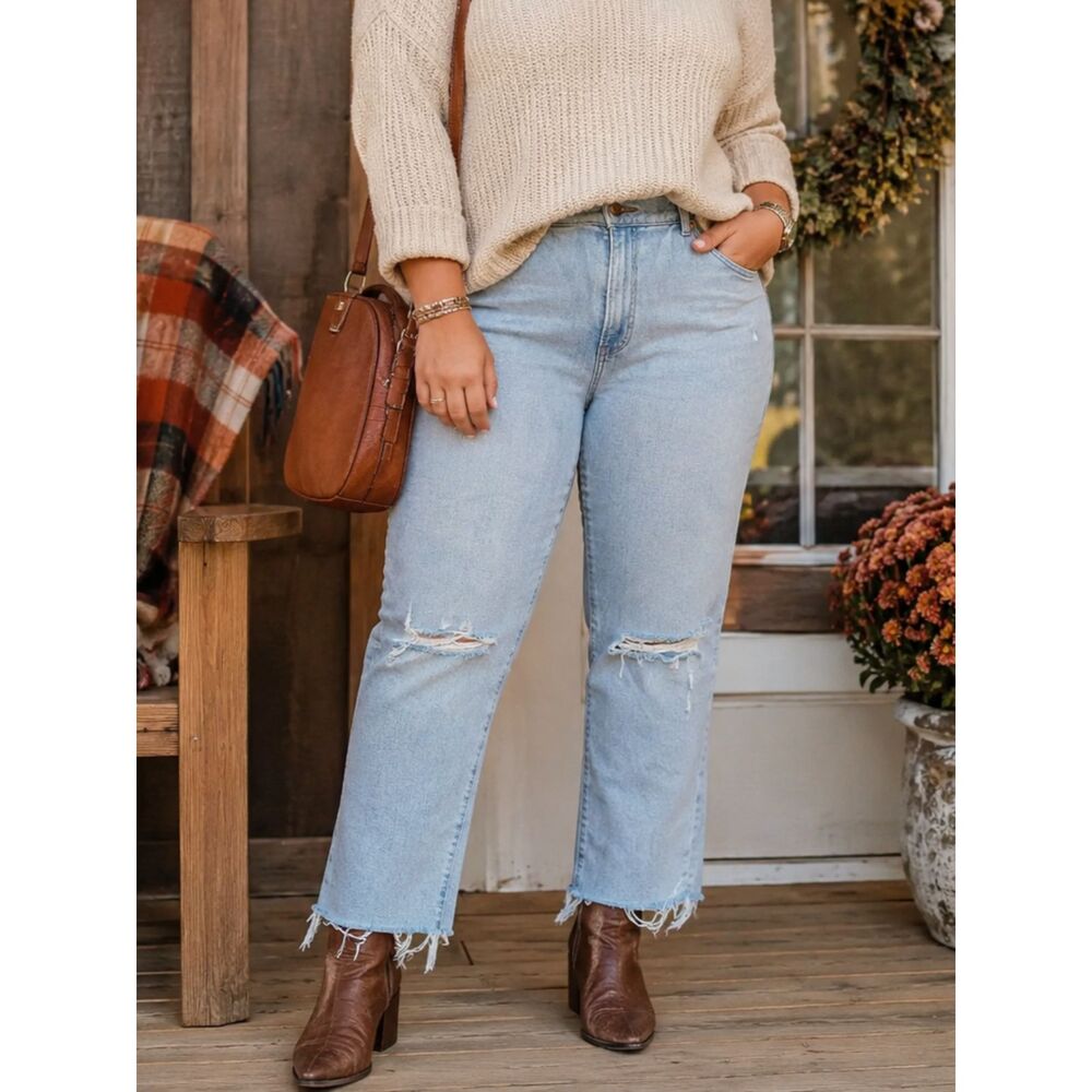 Express Mom Jean Super High Rise Crop Size 12 Light Wash Distressed Raw Hem